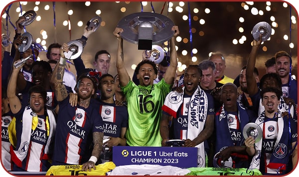 Photo de l'équipe avec le trophées